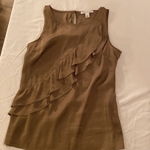 Banana Republic shell tank with ruffle size small - Picture 5 of 5